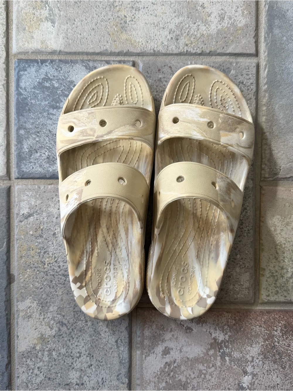 CROCS Unisex Marbled Slide Sandals in Beige and Cream